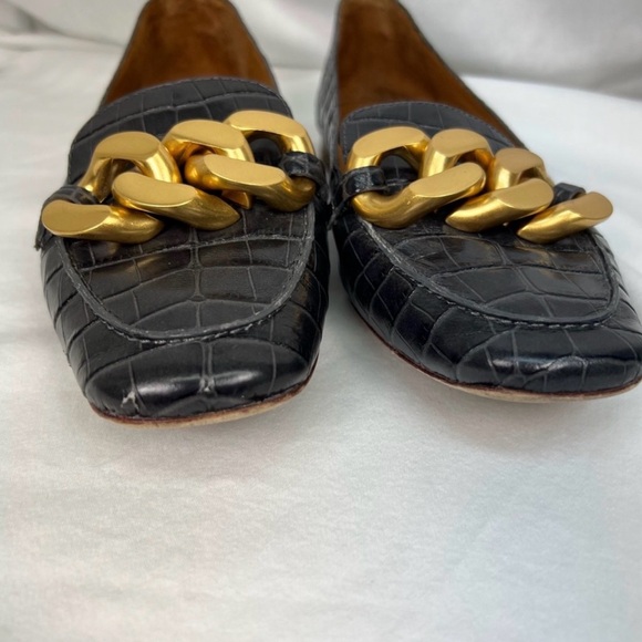 Tory Burch Black Croc Loafers with Gold Chain Accent - Picture 2 of 8